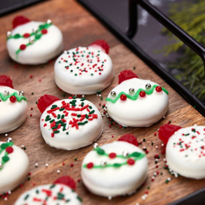 OREO White Fudge Covered Chocolate Holiday Sandwich Cookies - 8.5 Oz - Image 5