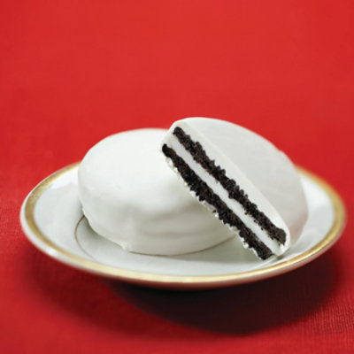 OREO White Fudge Covered Chocolate Holiday Sandwich Cookies - 8.5 Oz - Image 3