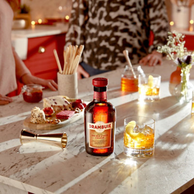Drambuie Liqueur 80 Proof - 750 Ml - Image 2