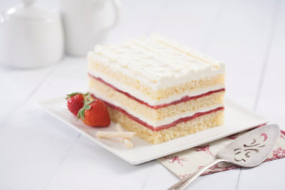 Bakery Cake Strawberry Short - Each - Image 1