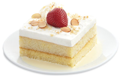 Bakery Cake Slice Tres Leches Pla Inch - Each (910 Cal)