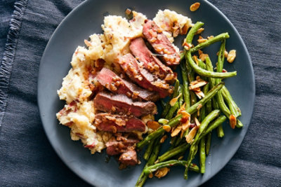 Seared Steak with Green Beans, Horseradish Mashed Potatoes, and Red WineShallot Pan Sauce Safeway