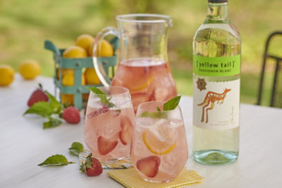 Yellow Tail Sauvignon Blanc Wine - 1.5 Liter - Image 2