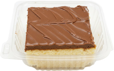 Bakery Cake White Slice Fudge Iced - Each (800 Cal) - Image 1