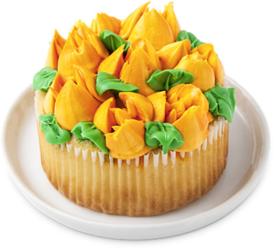 Russian Tip White Bettercreme Cupcake - 4 Oz - Image 1