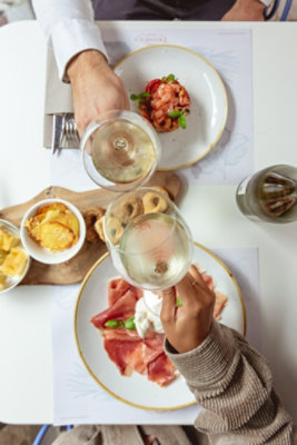 Santa Cristina delle Venezie DOC Pinot Grigio White Wine - 750 Ml - Image 2