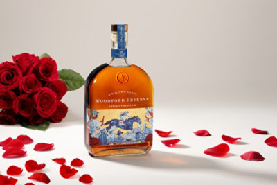 Woodford Reserve Derby Edition Kentucky Straight Bourbon Whiskey 2022 90.4 Proof Bottle - 1 Liter - Image 2