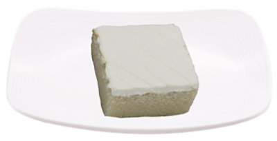 Bakery Cake White Single Serve With White Icing - Each (760 Cal) - Image 1