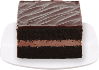 Bakery Cake Chocolate With Fudge Iced Single Serve - Each (580 Cal) - Image 1