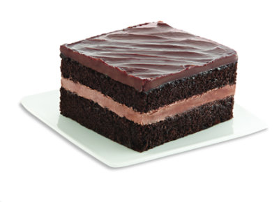 Bakery Cake Chocolate With Fudge Iced Single Serve - Each (580 Cal)