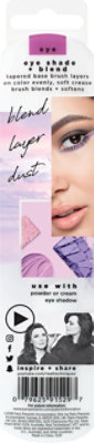 Real Techniques Eye Shade + Blend Brush - Each - Image 4