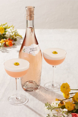 Fleurs De Prairie Rose Wine - 750 Ml - Image 3