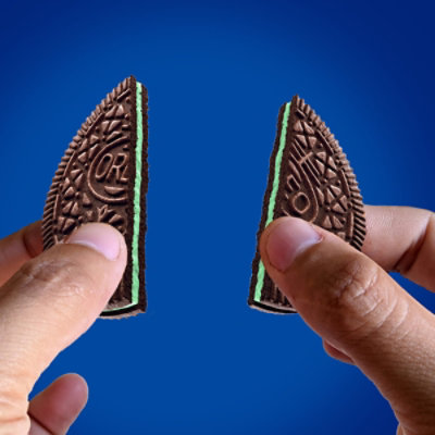 OREO Thins Mint Creme Chocolate Sandwich Cookies Family Size - 13.1 Oz - Image 5