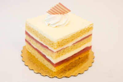 Bakery Cake Bar Strawberry Lemonade - Each