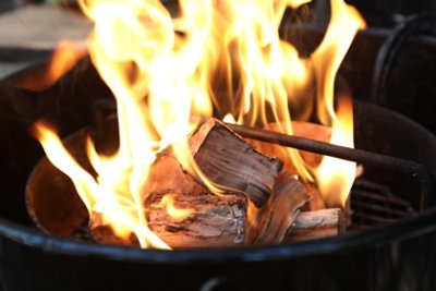 B&B Mesquite Bbq Wood Chunks - Each - Image 3