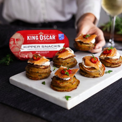 King Oscar Kipper Snacks Lightly Smoked Herring Fillets - 3.54 Oz - Image 3