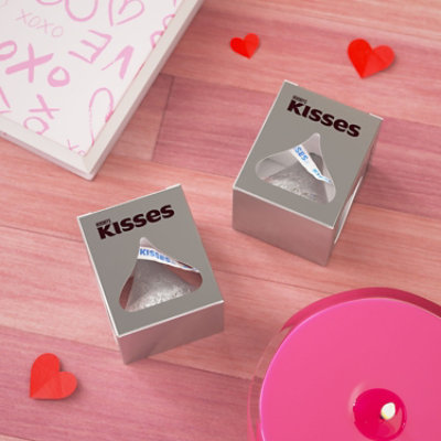 Hershey's Kisses Solid Milk Chocolate Valentine's Candy Gift Box - 1.45 Oz - Image 4