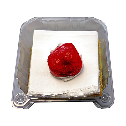 Cake Slice Tres Leches W/strawberry - EA - Image 1