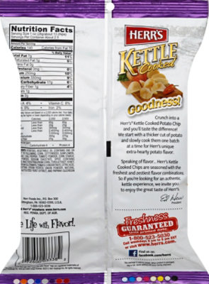 Herrs Honey Sriracha Potato Chips - 2.625 OZ - Image 3