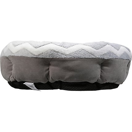 Petmate Snozzy Round Shearling Grey/White 21 Inch - Each - Image 4