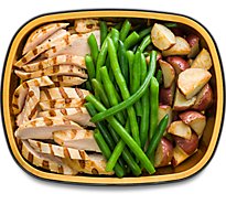 ReadyMeals Grilled Chicken Roasted Potatoes & Green Beans Family Meal - EA