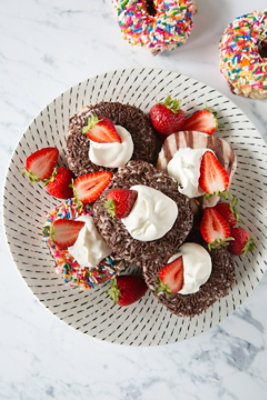 Assorted Zebra Chocolate Sparkles Sprinkles White Cake Donut 6 Count - 24 Oz - Image 4