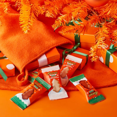 Reese's Assorted Milk Chocolate White Creme Peanut Butter Trees Candy Bag - 18.6 Oz - Image 4