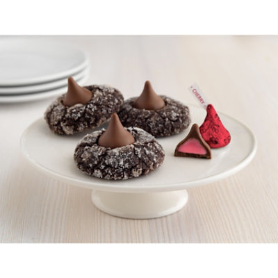 HERSHEY'S KISSES Cherry Cordial Flavored Christmas Candy Bag - 9 Oz - Image 4