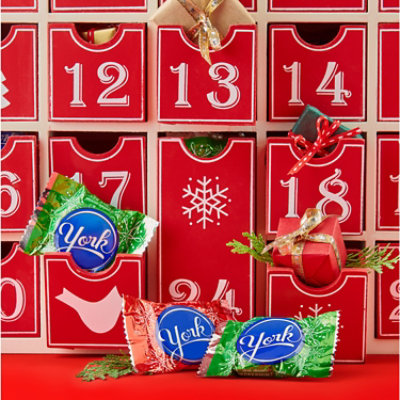 YORK Dark Chocolate Peppermint Patties Snowflakes Christmas Candy Bag - 9.6 Oz - Image 4