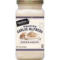 Signature Select Alfredo Roasted Garlic Pasta Sauce - 16 OZ - Image 1