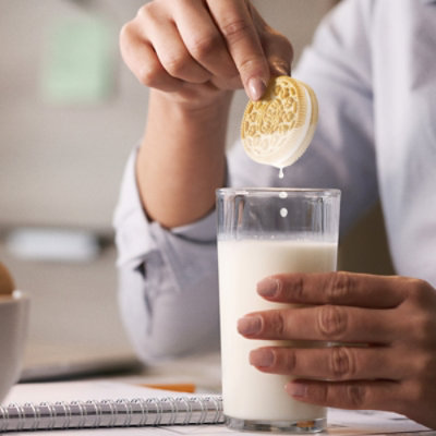 OREO Golden Sandwich Cookies Family Size - 18.12 Oz - Image 6
