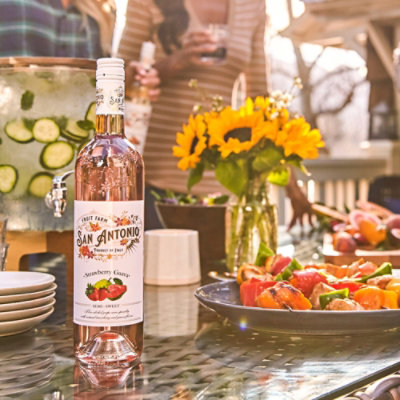 San Antonio Fruit Farm Strawberry Guava Semi-Sweet Rose Wine - 750 Ml - Image 2