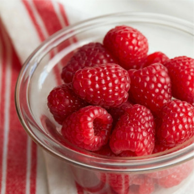 Driscoll's Heart Shaped Raspberries - 8 Oz - Image 3