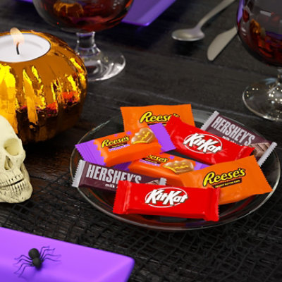 HERSHEY'S KIT KAT and REESE'S Assorted Milk Chocolate Snack Size Halloween Candy Bag - 13.08 Oz - Image 4