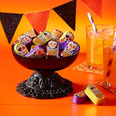 REESE'S Chocolate Peanut Butter Creme Skeletons Halloween Candy Bag - 9.1 Oz - Image 5