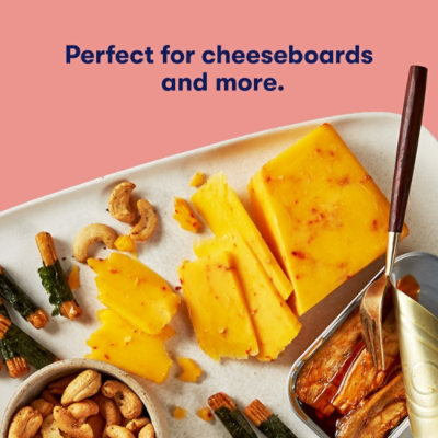 Tillamook Cheddar Garlic Chili Cheddar- 7 Oz - Image 4