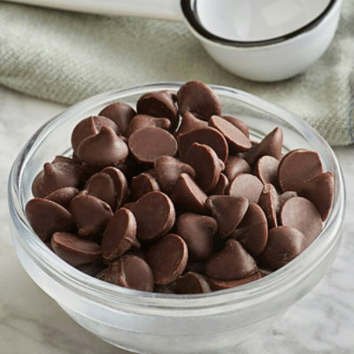 Guittard Chocolate - Chocolate Chips - Semisweet - 25 lb Box. - Image 1