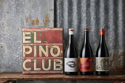 El Pino Club Sea Floored Pinot Noir Wine - 750 Ml - Image 2