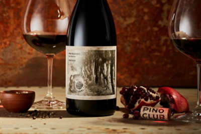 El Pino Club Sea Floored Pinot Noir Wine - 750 Ml - Image 4