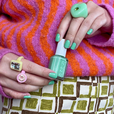 essie salon-quality nail polish vegan formula odd squad green perfectly peculiar - 0.46 Fl. Oz. - Image 4