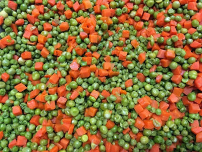 Commodity Vegetables Diced Pea and Carrot - 20 Pound - Image 1