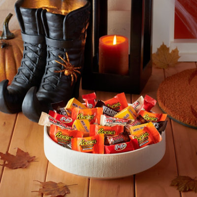 Hershey Miniatures Assorted Flavored Halloween Candy Bulk Bag - 78.24 Oz - Image 4