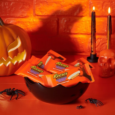 Reeses Milk Chocolate And Vanilla Flavored Creme Peanut Butter Cups Halloween Candy - 1.4 Oz - Image 4