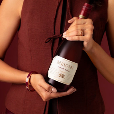 Meiomi Pinot Noir Wine - 1.5 LT - Image 3
