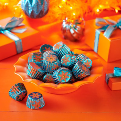 REESE'S Miniatures Sugar Cookie Milk Chocolate Peanut Butter Cups Christmas Candy Bag - 9.9 Oz - Image 4