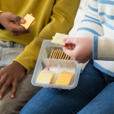 Sargento Shareables White Cheddar/gouda Slices With Triscuit Crackers, 6 Oz - 6 OZ - Image 2