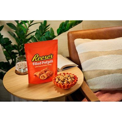 Reeses Filled Pretzels W/ Peanut Butter 9oz - 9 OZ - Image 4