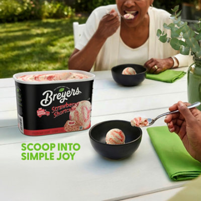 Breyers Ice Cream Strawberry Shortcake - 1.5 QT - Image 7