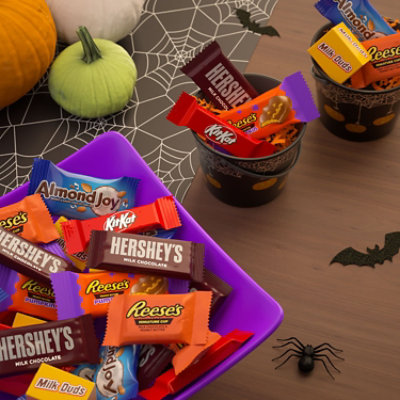 Hershey Assorted Flavored Halloween Candy Bulk Bag - 41.13 Oz - Image 4
