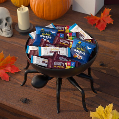 HERSHEY'S Assorted Flavored Harry Potter Halloween Candy Bulk Bag - 30.56 Oz - Image 4